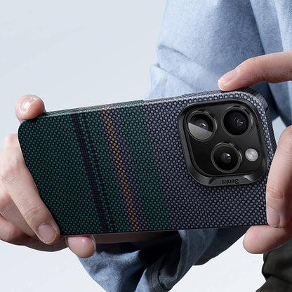 Apple iPhone 16 Plus Kılıf M-safe Şarj Özellikli Karbon Fiber Tasarımlı Benks Aurora ArmorAir Kevlar Kapak Siyah