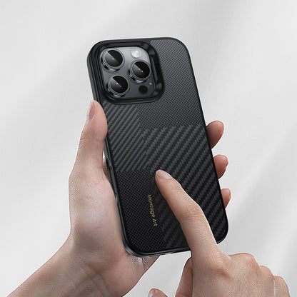 Apple iPhone 16 Pro Kılıf Karbon Fiber M-safe Şarj Özellikli Kamera Kontrol Butonlu Benks Hybrid ArmorPro Montage Kevlar Kapak Siyah
