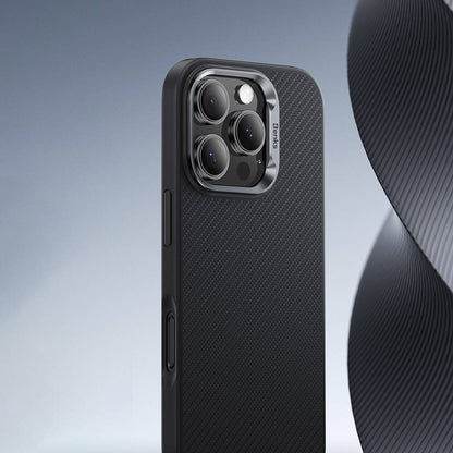 Apple iPhone 16 Pro Kılıf Karbon Fiber M-safe Şarj Özellikli Benks Hybrid ArmorPro 600D Kevlar Kapak Siyah