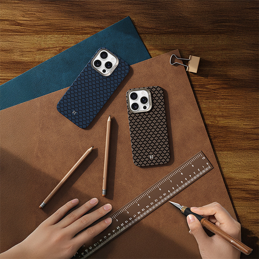 Apple iPhone 16 Pro Kılıf M-Safe Şarj Özellikli Benks ArmorAir ArmorGrid Serisi Kevlar Kapak Siyah