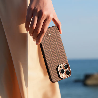 Apple iPhone 16 Pro Kılıf M-safe Şarj Özellikli Raptic Aramid Skin Origin Serisi Kapak Lacivert