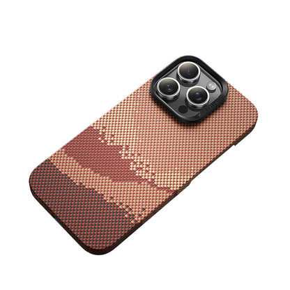 Apple iPhone 16 Pro Kılıf M-safe Şarj Özellikli Benks GoldenTide ArmorAir 600D Kevlar Kapak Gold