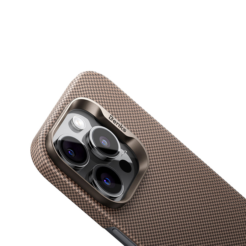 Apple iPhone 16 Pro Kılıf M-safe Şarj Özellikli Benks Yeni Seri ArmorTint ArmorAir Kevlar Kapak Gold