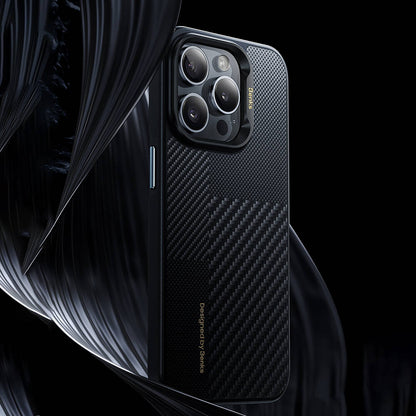 Apple iPhone 16 Pro Kılıf M-safe Şarj Özellikli Karbon Fiber Benks Montage Hybrid ArmorPro Kevlar Kapak Siyah
