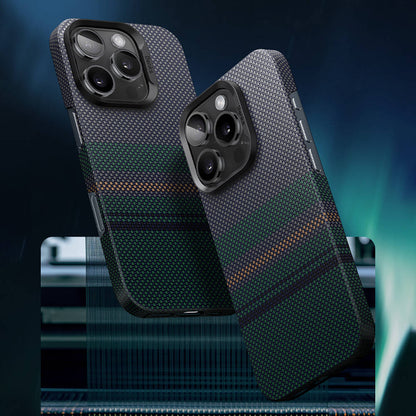 Apple iPhone 16 Pro Kılıf M-safe Şarj Özellikli Karbon Fiber Tasarımlı Benks Aurora ArmorAir Kevlar Kapak Siyah