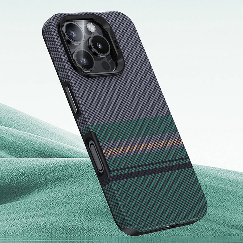 Apple iPhone 16 Pro Kılıf M-safe Şarj Özellikli Karbon Fiber Tasarımlı Benks Aurora ArmorPro Kevlar Kapak Siyah