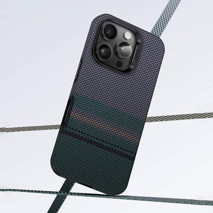 Apple iPhone 16 Pro Kılıf M-safe Şarj Özellikli Karbon Fiber Tasarımlı Benks Aurora ArmorPro Kevlar Kapak Siyah