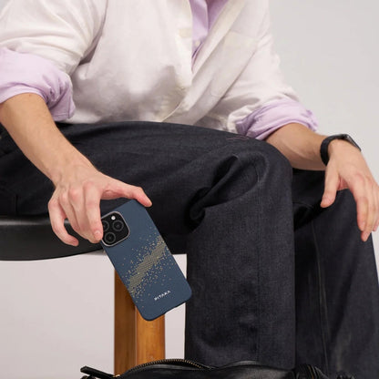 Apple iPhone 16 Pro Kılıf M-safe Şarj Özellikli Lumintex Teknolojili Fosforlu Özellikli Aramid Fiber Pitaka Tactile Woven Starpeak Serisi Milky Way Galaxy Kapak Mavi