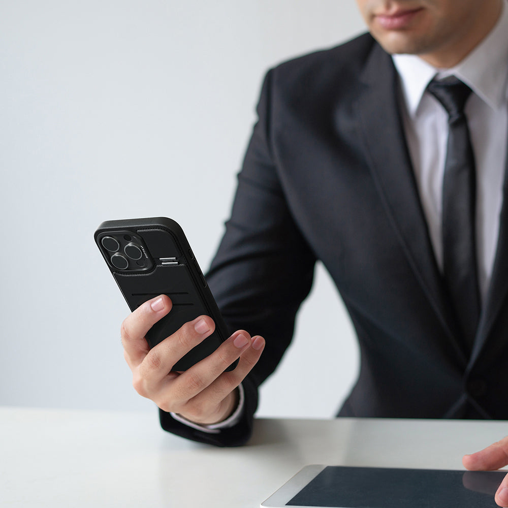 Apple iPhone 16 Pro Kılıf M-safe Şarj Özellikli Raptic Slim Wallet Serisi Deri Görünümlü Kartlıklı Standlı Kapak Siyah