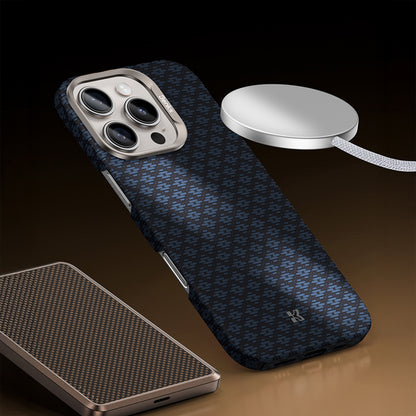 Apple iPhone 16 Pro Max Kılıf M-Safe Şarj Özellikli Benks ArmorAir ArmorGrid Serisi Kevlar Kapak Siyah