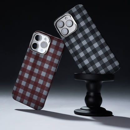 Apple iPhone 16 Pro Max Kılıf M-safe Şarj Özellikli Ekose Tasarımlı Benks ArmorVichy Kevlar Kapak Kırmızı