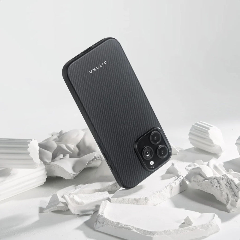 Apple iPhone 16 Pro Max Kılıf M-safe Şarj Özellikli Aramid Fiber Pitaka Military-Grade Classic Serisi Black-Grey Twill Kapak Siyah