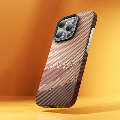 Apple iPhone 16 Pro Max Kılıf M-safe Şarj Özellikli Benks GoldenTide ArmorAir 600D Kevlar Kapak Gold