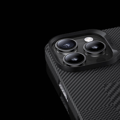 Apple iPhone 16 Pro Max Kılıf M-safe Şarj Özellikli Karbon Fiber Benks Montage ArmorAir Kevlar Kapak Siyah