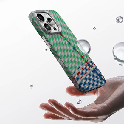 Apple iPhone 16 Pro Max Kılıf M-safe Şarj Özellikli Karbon Fiber Tasarımlı Benks Passion Green ArmorAir Kevlar Kapak Yeşil