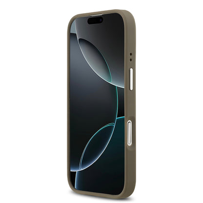 Apple iPhone 17 Kılıf Guess Orjinal Lisanslı Grained 4G Metal Büyük Logolu Kapak Kahverengi