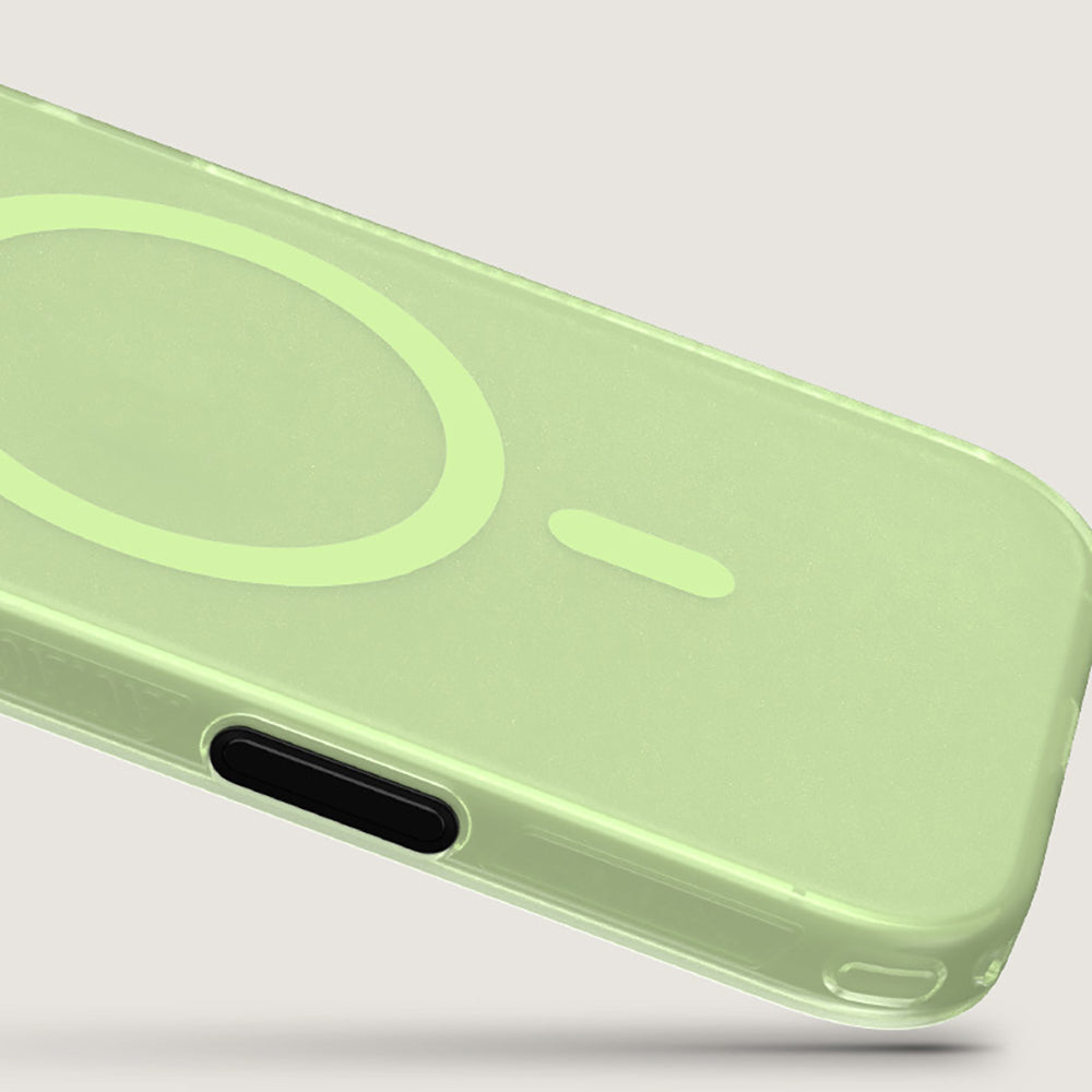 Apple iPhone 17 Kılıf M-safe Şarj Özellikli Benks Lucid Armor Kapak Beyaz