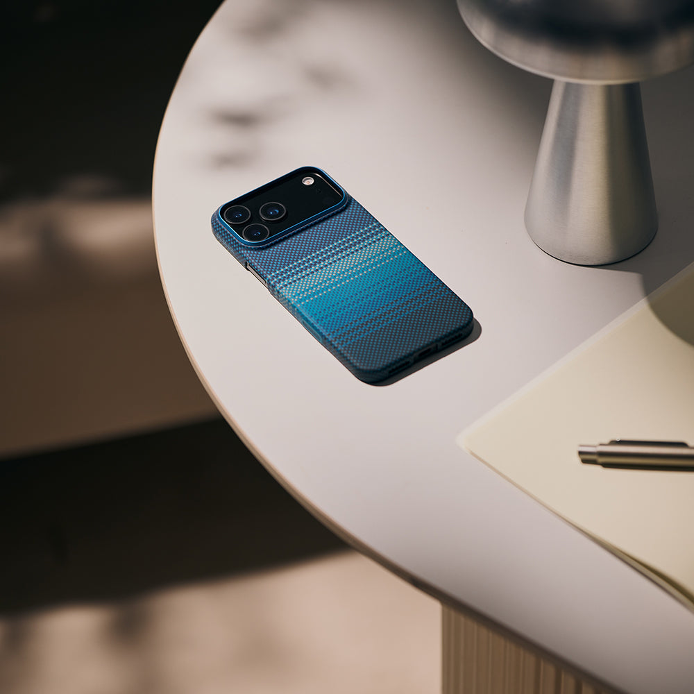 Apple iPhone 17 Pro Kılıf M-safe Şarj Özellikli Aramid Fiber Pitaka Tactile Woven Sunset-Moonrise Serisi Kapak Kahverengi