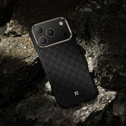 Apple iPhone 17 Pro Kılıf M-Safe Şarj Özellikli Benks ArmorAir ArmorGrid Serisi Kevlar Kapak Siyah