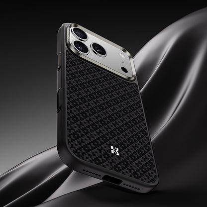 Apple iPhone 17 Pro Kılıf M-Safe Şarj Özellikli Benks ArmorPro ArmorGrid Serisi Kevlar Kapak Siyah