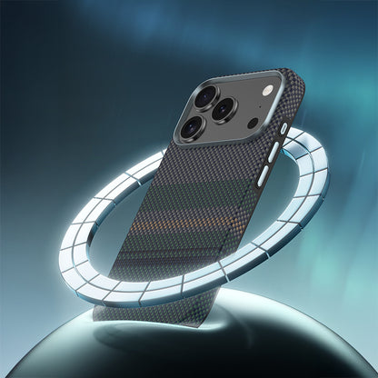 Apple iPhone 17 Pro Kılıf M-safe Şarj Özellikli Karbon Fiber Tasarımlı Benks Aurora ArmorPro Kevlar Kapak Yeşil