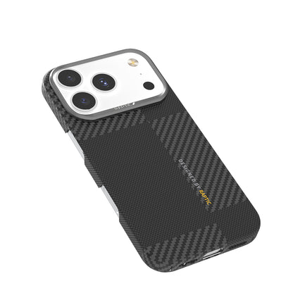 Apple iPhone 17 Pro Max Kılıf M-safe Şarj Özellikli 600D Metal Kamera Çerçeveli Raptic Aramid Fiber Geotik Serisi Kapak Siyah