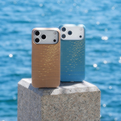 Apple iPhone 17 Pro Max Kılıf M-safe Şarj Özellikli Aramid Fiber Pitaka Glints of Gold Ultra Slim Serisi Kapak Mavi