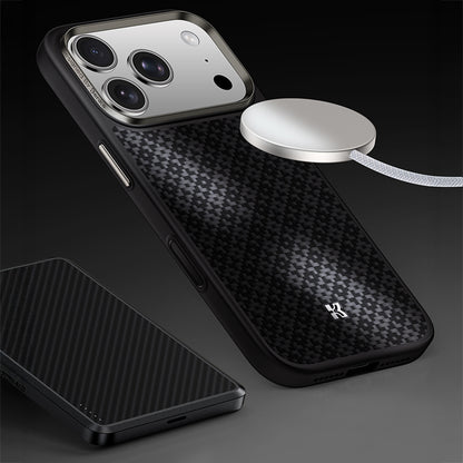 Apple iPhone 17 Pro Max Kılıf M-Safe Şarj Özellikli Benks ArmorPro ArmorGrid Serisi Kevlar Kapak Siyah