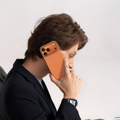 Apple iPhone 17 Pro Max Kılıf Wiwu DCC-208 M-safe Şarj Özellikli Aramid Fiber Tasarım Kevlar Kapak Siyah