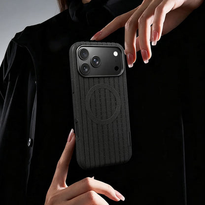 Apple iPhone 18 Pro Kılıf M-Safe Şarj Özellikli Çizgi Desenli Kumaş Dokulu Zore Paris Lorin Kapak