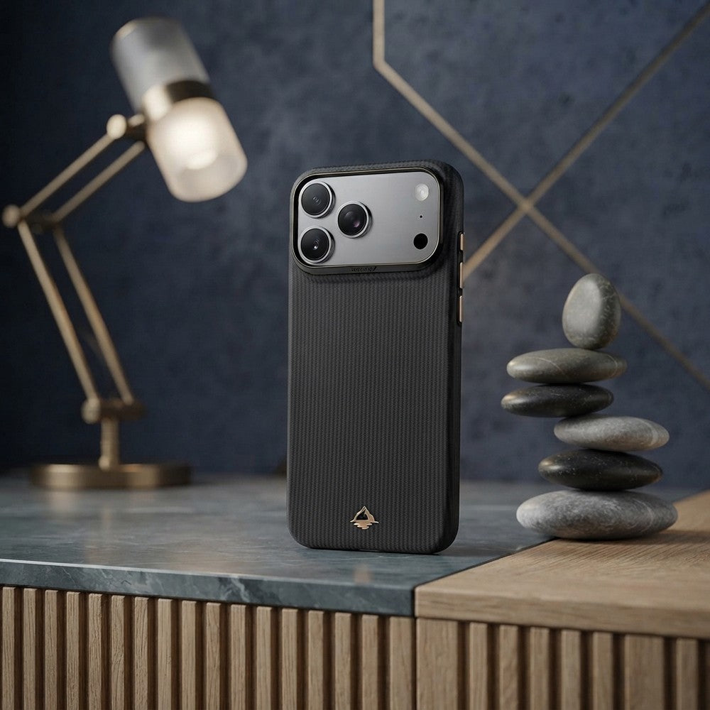 Apple iPhone 18 Pro Kılıf M-safe Şarj Özellikli Raptic Aramid Skin Reynis Serisi Karbon Kapak