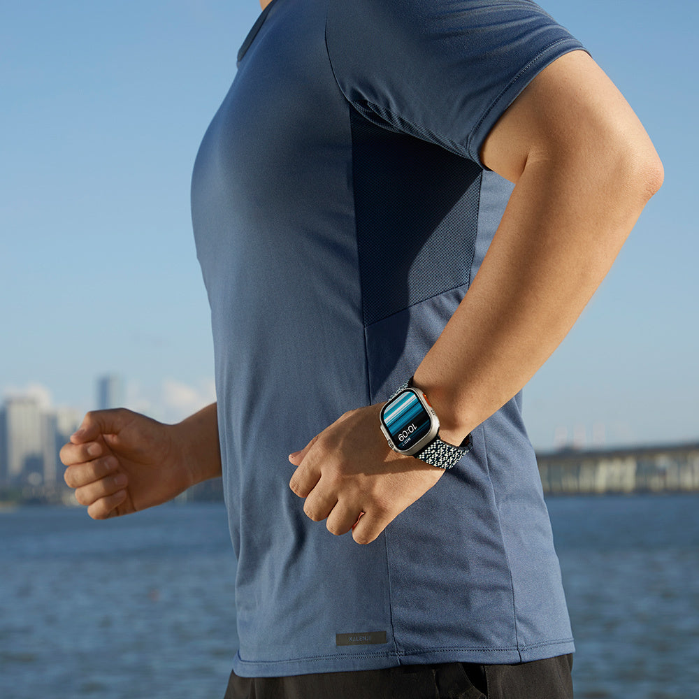 Apple Watch Serisi Uyumlu Aramid Fiber ve Karbon Fiber Pitaka Dreamland ChromaCarbon Serisi Mosaic Universal Kordon Mavi-Beyaz