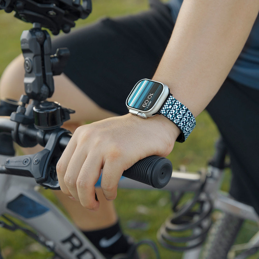 Apple Watch Serisi Uyumlu Aramid Fiber ve Karbon Fiber Pitaka Dreamland ChromaCarbon Serisi Mosaic Universal Kordon Mavi-Beyaz