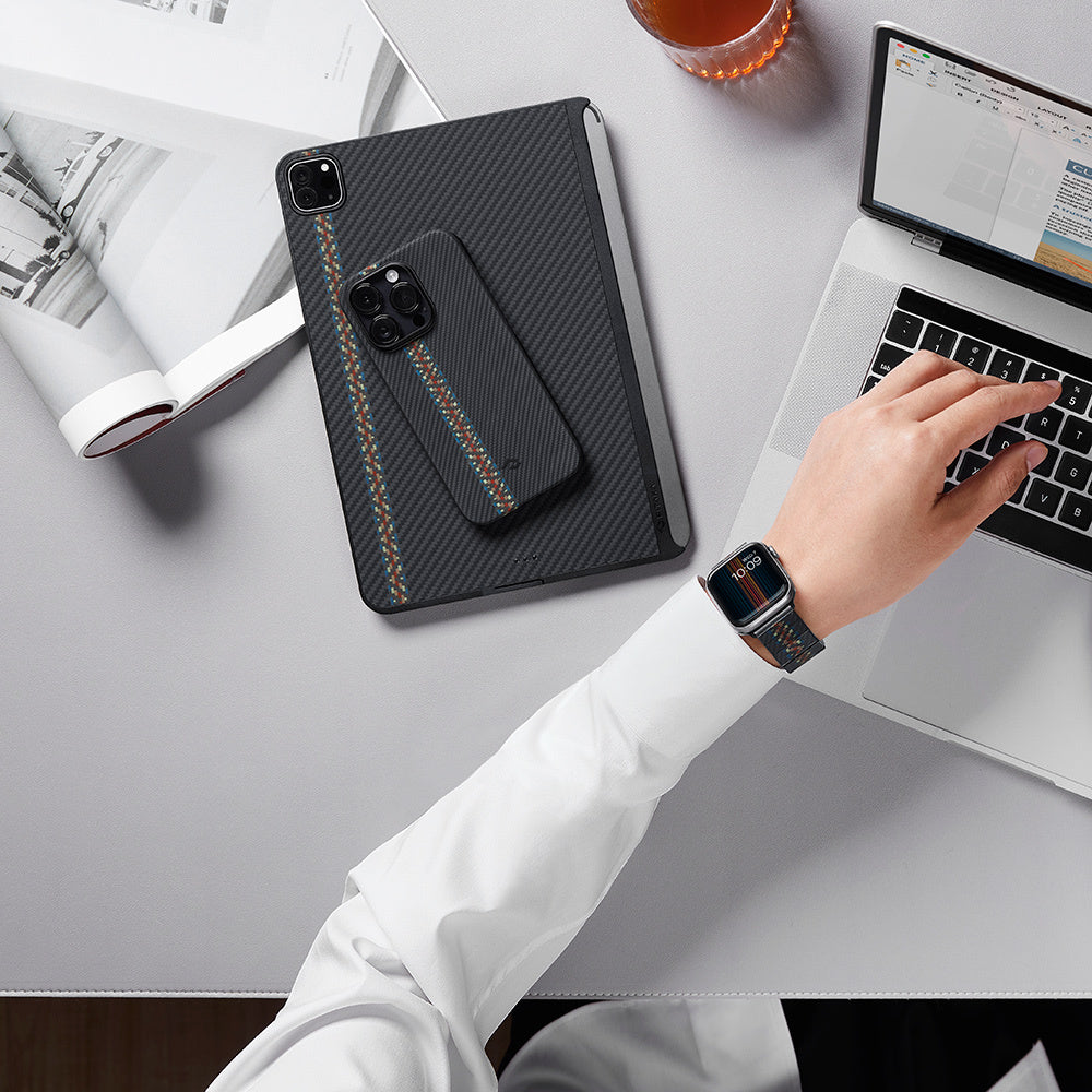 Apple Watch Serisi Uyumlu Aramid Fiber ve Karbon Fiber Pitaka Modern Serisi Rhapsody Universal Kordon Siyah