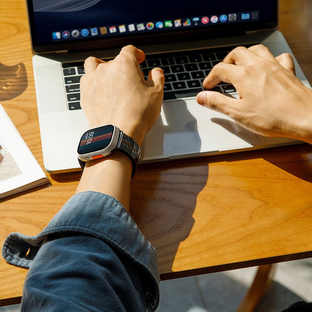 Apple Watch Serisi Uyumlu Aramid Fiber ve Karbon Fiber Pitaka Modern Serisi Rhapsody Universal Kordon Siyah