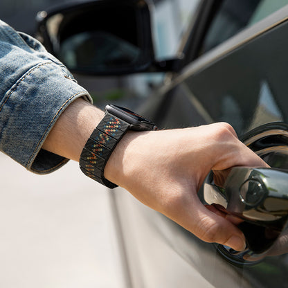 Apple Watch Serisi Uyumlu Aramid Fiber ve Karbon Fiber Pitaka Modern Serisi Rhapsody Universal Kordon Siyah