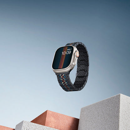 Apple Watch Serisi Uyumlu Aramid Fiber ve Karbon Fiber Pitaka Modern Serisi Rhapsody Universal Kordon Siyah