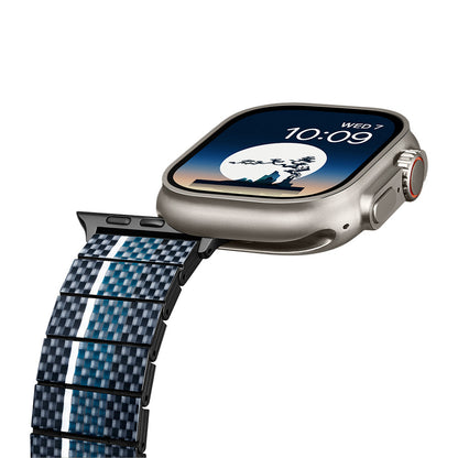 Apple Watch Serisi Uyumlu Aramid Fiber ve Karbon Fiber Pitaka Poetry of Things ChromaCarbon Serisi Moon Universal Kordon Siyah