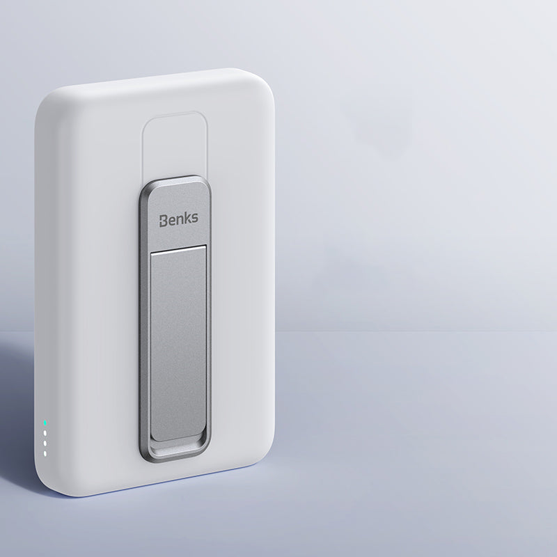 Benks MP08 M-safe Magnetik Standlı İnce Tasarımlı Powerbank 10000mAh Beyaz