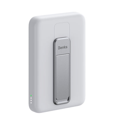 Benks MP08 M-safe Magnetik Standlı İnce Tasarımlı Powerbank 10000mAh Beyaz