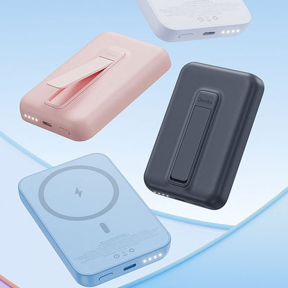 Benks MP09 M-safe Magnetik Standlı İnce Tasarımlı Powerbank 6000mAh Siyah
