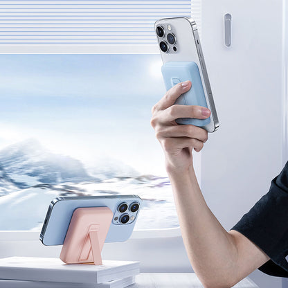 Benks MP09 M-safe Magnetik Standlı İnce Tasarımlı Powerbank 6000mAh Siyah