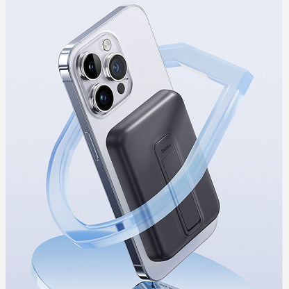 Benks MP09 M-safe Magnetik Standlı İnce Tasarımlı Powerbank 6000mAh Siyah