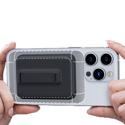 Benks MP09 M-safe Magnetik Standlı İnce Tasarımlı Powerbank 6000mAh Beyaz