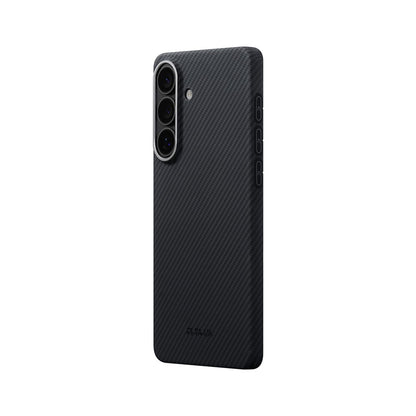 Galaxy S26 Plus Kılıf M-safe Şarj Özellikli 600D Aramid Karbon Fiber Pitaka Edge Serisi Black-Grey Twill Kapak