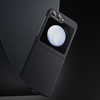 Galaxy Z Flip 5 Kılıf Karbon Fiber Benks Essential ArmorAir 600D Kevlar Kapak Siyah