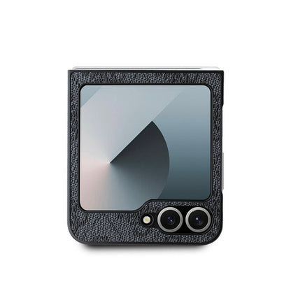 Galaxy Z Flip 6 Kılıf Guess Orjinal Lisanslı M-safe Şarj Özellikli Love Guess Printing Kapak Siyah