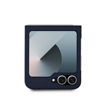 Galaxy Z Flip 6 Kılıf Lacoste Orjinal Lisanslı M-safe Şarj Özellikli Pike Desenli Arka Yüzey İkonik Timsah Dokuma Logolu Kapak Lacivert