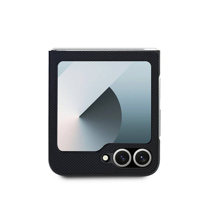 Galaxy Z Flip 6 Kılıf Lacoste Orjinal Lisanslı M-safe Şarj Özellikli Pike Desenli Arka Yüzey İkonik Timsah Dokuma Logolu Kapak Lacivert