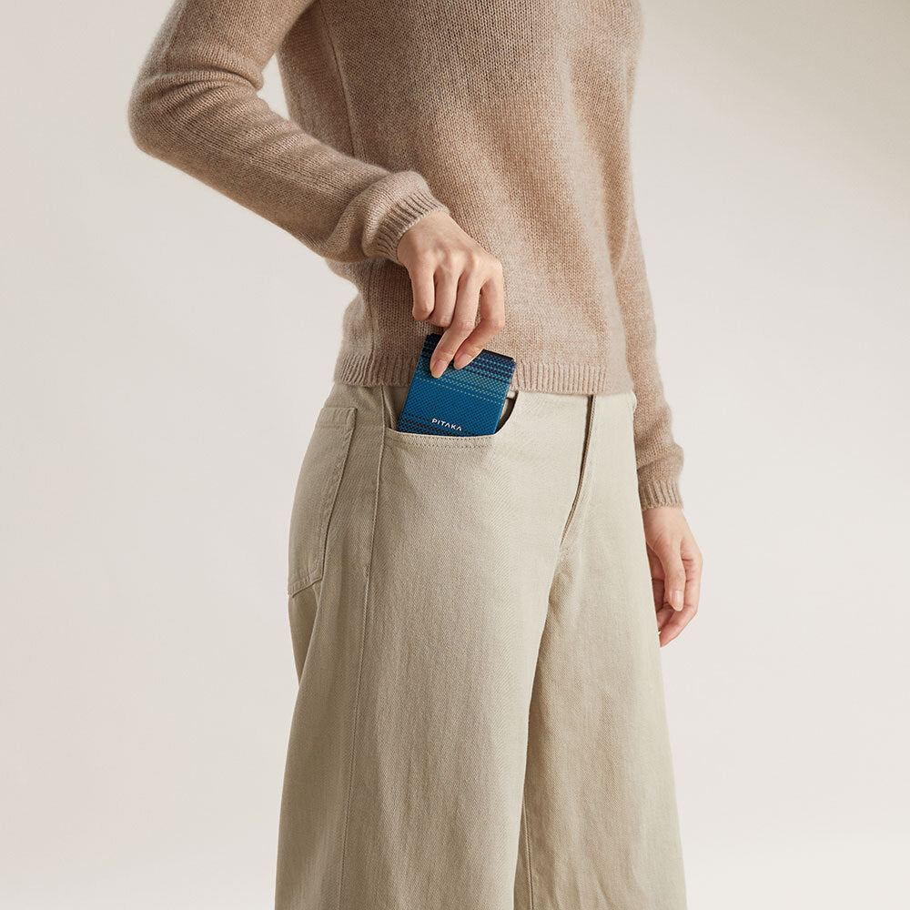 Galaxy Z Flip 6 Kılıf M-safe Şarj Özellikli Aramid Fiber Pitaka Tactile Woven Sunset-Moonrise Serisi Moonrise Kapak Mavi